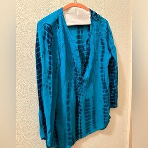 Chico’s Tunic Women’s Turquoise/ Navy Rayon  Tie Dye Embroidered Size 0 (XS)